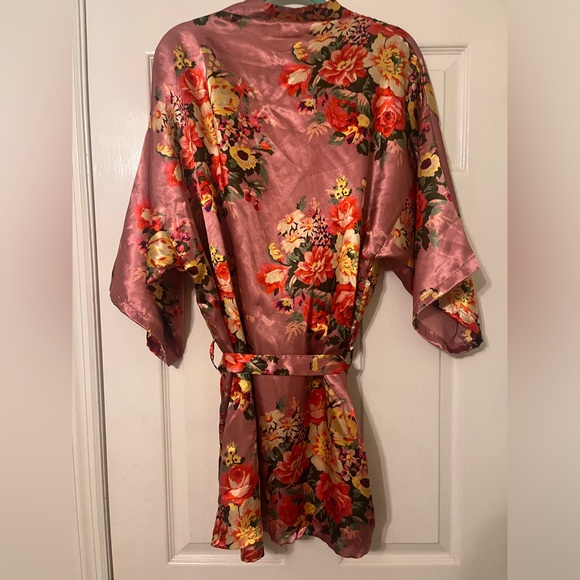 Short Floral Robe - Picture 7 of 10
